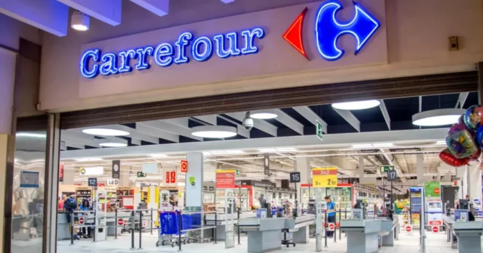 Acțiunile Carrefour scad puternic pe fondul protestelor violente din Franța