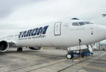 Aeronava TAROM „Ivan Patzaichin”, la primul zbor oficial, întâmpinată cu tunuri de apă Aeronava TAROM „Ivan Patzaichin”, la primul zbor oficial, întâmpinată cu tunuri de apă