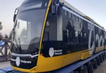 Al doilea tramvai scurt a ajuns la Timișoara pentru linia 7; urmează încă 8 Al doilea tramvai scurt a ajuns la Timișoara pentru linia 7; urmează încă 8