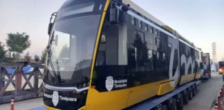 Al doilea tramvai scurt a ajuns la Timișoara pentru linia 7; urmează încă 8 Al doilea tramvai scurt a ajuns la Timișoara pentru linia 7; urmează încă 8