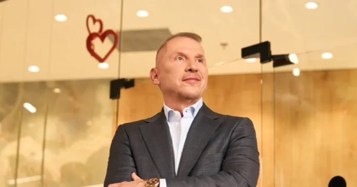 Cătălin Iordăchescu, românul din spatele Tezaur și al jumătății centrului Lugano Cătălin Iordăchescu, românul din spatele Tezaur și al jumătății centrului Lugano
