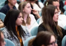 Ce competențe le trebuie studenților pentru piața muncii. Concluziile unui proiect UVT Ce competențe le trebuie studenților pentru piața muncii. Concluziile unui proiect UVT