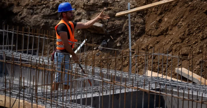 Construcțiile din România, avans de 15,4% în primele opt luni Construcțiile din România, avans de 15,4% în primele opt luni