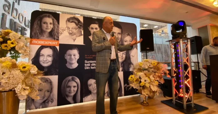 Dan Șucu despre 20 de ani de Mobexpert Băneasa: „Omul vrea mai mult” Dan Șucu despre 20 de ani de Mobexpert Băneasa: „Omul vrea mai mult”