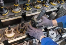Economia germană dezamăgește analiștii: serviciile scad, dar industria ține piept Economia germană dezamăgește analiștii: serviciile scad, dar industria ține piept