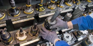 Economia germană dezamăgește analiștii: serviciile scad, dar industria ține piept Economia germană dezamăgește analiștii: serviciile scad, dar industria ține piept