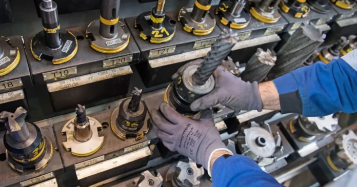 Economia germană dezamăgește analiștii: serviciile scad, dar industria ține piept Economia germană dezamăgește analiștii: serviciile scad, dar industria ține piept