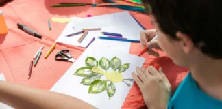 Elevii Liceului de Arte Plastice din Timișoara își vor desena emoțiile în VR Elevii Liceului de Arte Plastice din Timișoara își vor desena emoțiile în VR