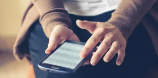 Escrocii fură date prin reclame false și documente pe WhatsApp Escrocii fură date prin reclame false și documente pe WhatsApp