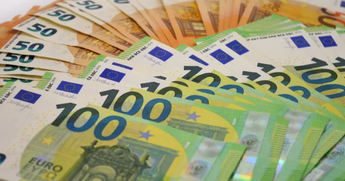 Euro atinge un nou maxim istoric în raport cu leul. Cursul anunțat de BNR