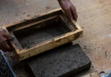 Expoziție despre tehnicile tradiționale de construcție cu pământ, la UVT Art Center Expoziție despre tehnicile tradiționale de construcție cu pământ, la UVT Art Center