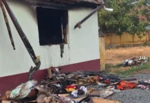 Familie din Lovrin rămasă fără locuință după un incendiu. Apel la donații pentru reparații Familie din Lovrin rămasă fără locuință după un incendiu. Apel la donații pentru reparații