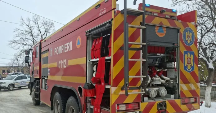 Foc izbucnit la o fabrică de prelucrare a lemnului în Victor Vlad Delamarina Foc izbucnit la o fabrică de prelucrare a lemnului în Victor Vlad Delamarina