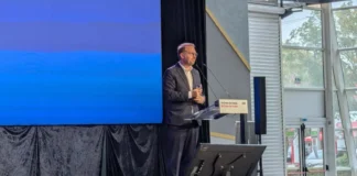 Fritz la congresul USR din Timișoara: „Ne-au cântat prohodul de o mie de ori, dar iată-ne” Fritz la congresul USR din Timișoara: „Ne-au cântat prohodul de o mie de ori, dar iată-ne”