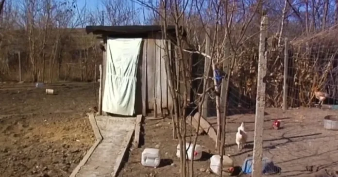 Guvernul alocă aproape 8 milioane de lei pentru eliminarea școlilor cu toalete în curte Guvernul alocă aproape 8 milioane de lei pentru eliminarea școlilor cu toalete în curte