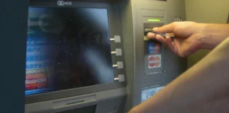 IA poate destabiliza băncile. Economiștii se tem de retrageri masive IA poate destabiliza băncile. Economiștii se tem de retrageri masive