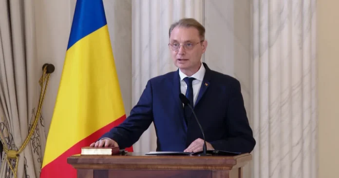 Luca Niculescu și miniștrii săi au depus jurământul: „Ne apucăm imediat de treabă”