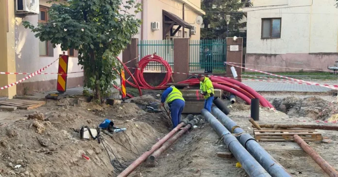 Lucrări de regenerare urbană în zona Traian: se înlocuiesc conductele vechi de termoficare Lucrări de regenerare urbană în zona Traian: se înlocuiesc conductele vechi de termoficare
