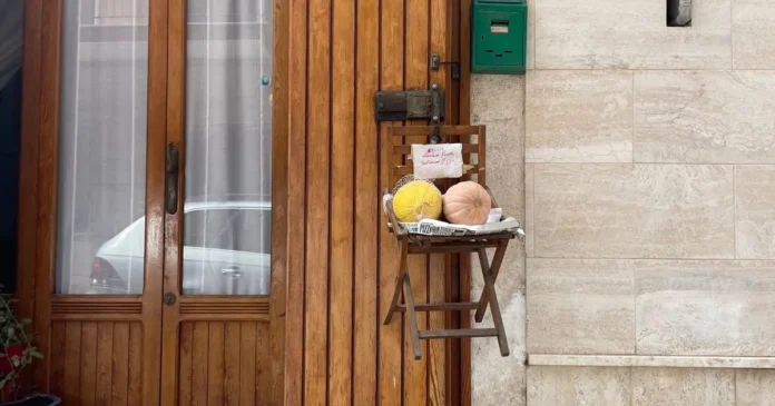 Micii producători au găsit o metodă ca să scape de amenzi. Ce este „pepenele suspendat” Micii producători au găsit o metodă ca să scape de amenzi. Ce este „pepenele suspendat”