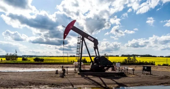 Petrolul, în pragul unui nou salt. Cât de mult ar putea crește din nou prețurile