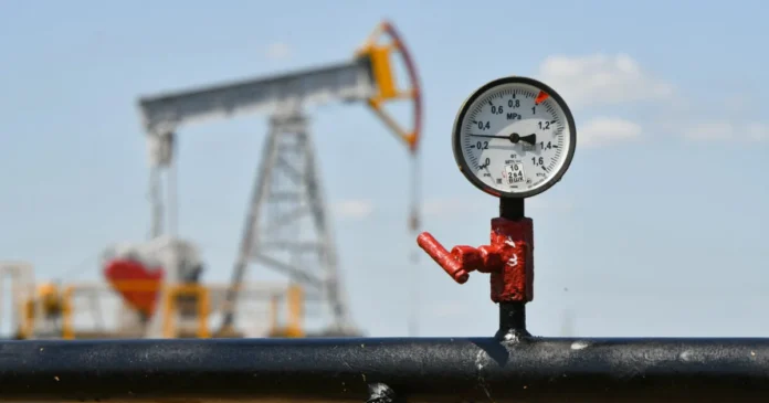 Petrolul scade după anunțul lui Trump. Ormuz s-ar putea redeschide în șapte zile