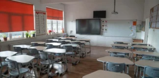 Primăria Timișoara scoate bani din rezerve pentru mobilierul livrat cu întârziere în școli Primăria Timișoara scoate bani din rezerve pentru mobilierul livrat cu întârziere în școli