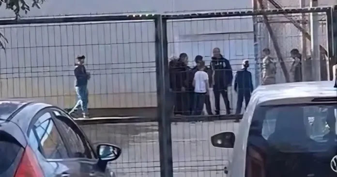 Scandal la o școală din Timișoara: părinții au agresat un profesor Scandal la o școală din Timișoara: părinții au agresat un profesor