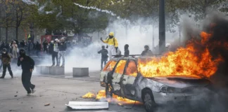 Senatul Franței: protestatarii ar putea plăti până la 10.000 de euro pentru pagube Senatul Franței: protestatarii ar putea plăti până la 10.000 de euro pentru pagube